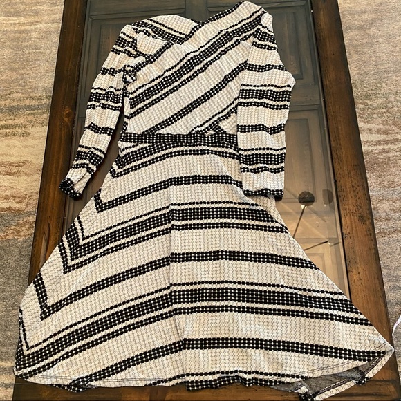 BCBGMaxAzria ‘Kenji’ sweater dress - Picture 10 of 12